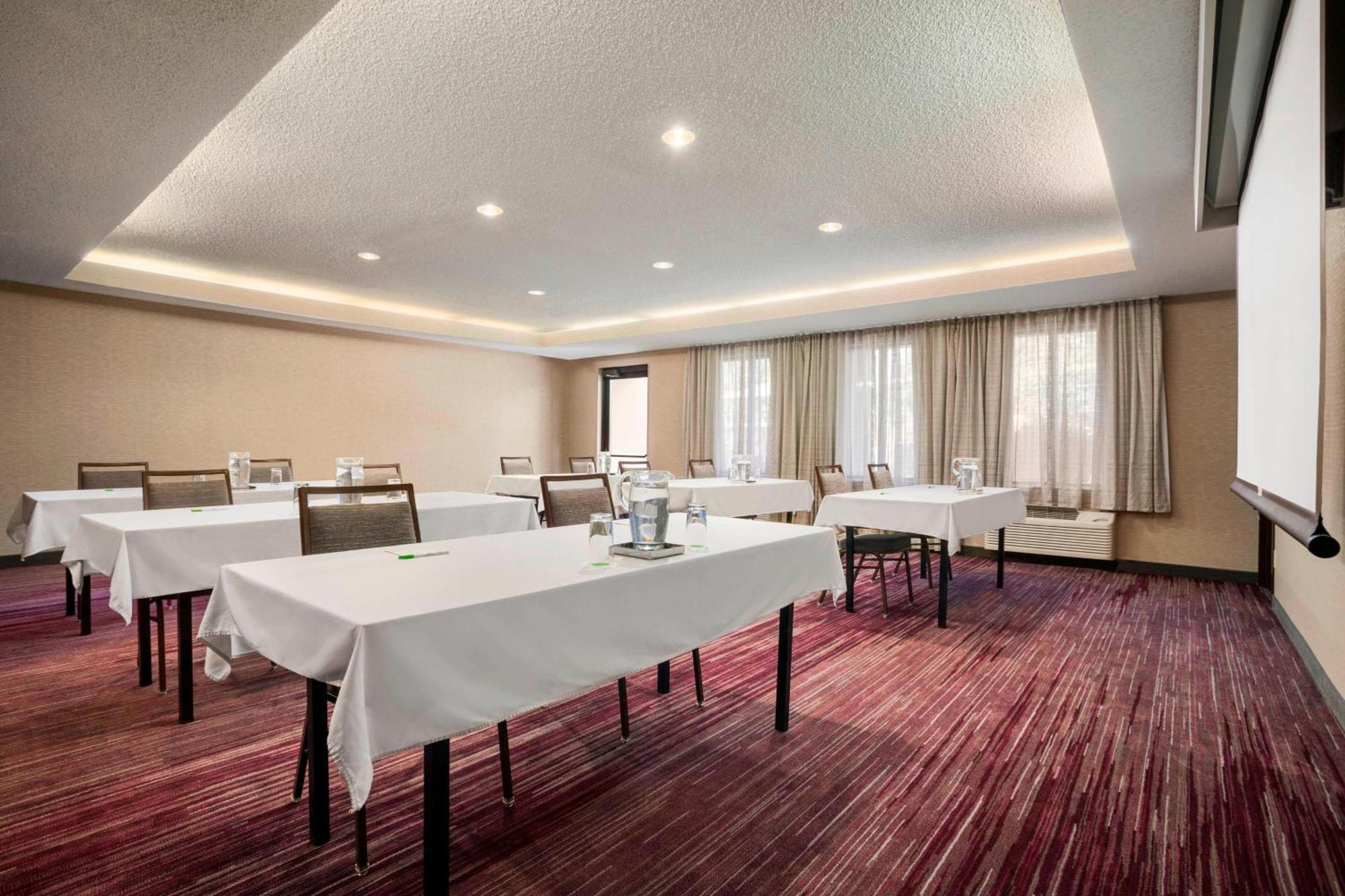 Courtyard By Marriott Springfield Hotel Bagian luar foto