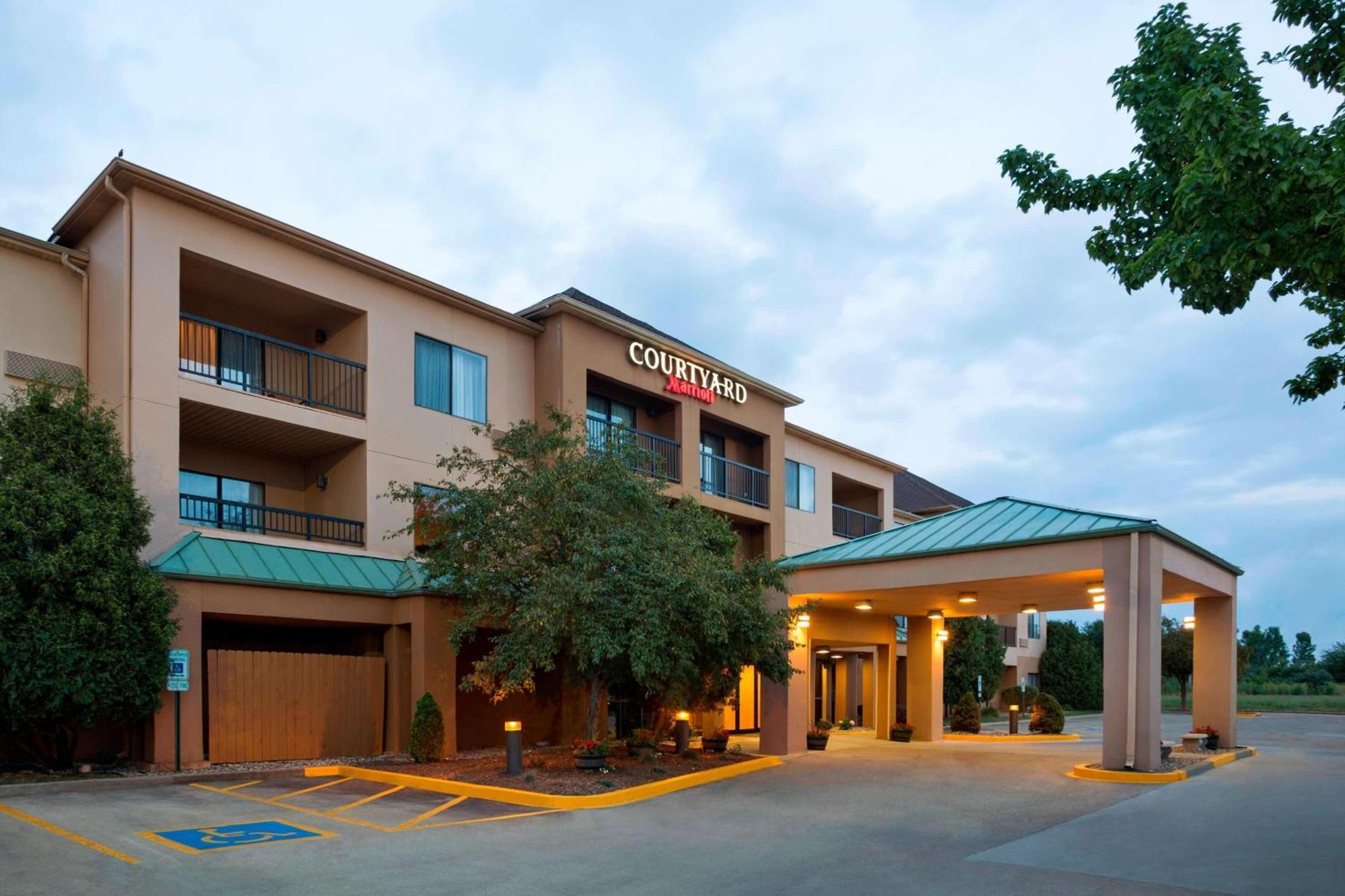 Courtyard By Marriott Springfield Hotel Bagian luar foto