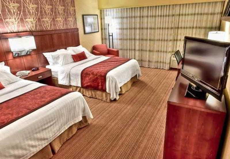 Courtyard By Marriott Springfield Hotel Bagian luar foto
